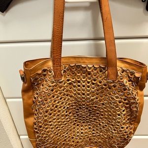 Free People Old Trend Stellar Stud Leather Tote Bag camel dark brown